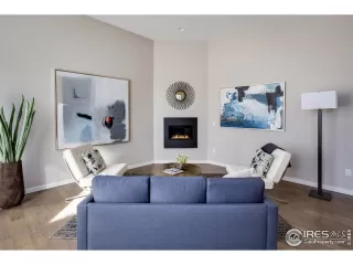 Photo #4: 926940 Listing