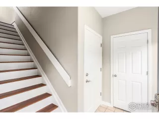 Photo #5: 926941 Listing