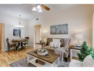 Photo #3: 927018 Listing