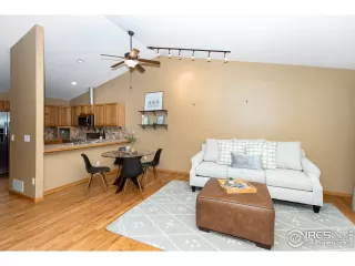 Photo #5: 927106 Listing