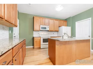 Photo #5: 927118 Listing