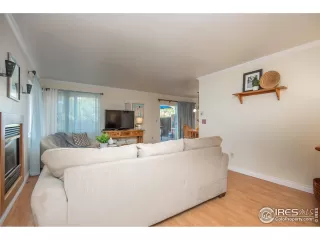 Photo #4: 927156 Listing