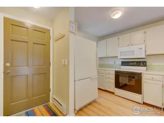 Photo #5: 927167 Listing