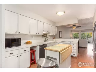 Photo #2: 927256 Listing