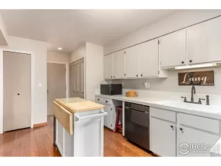 Photo #5: 927256 Listing