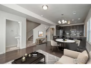 Photo #4: 927326 Listing