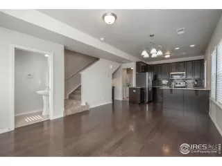 Photo #5: 927326 Listing