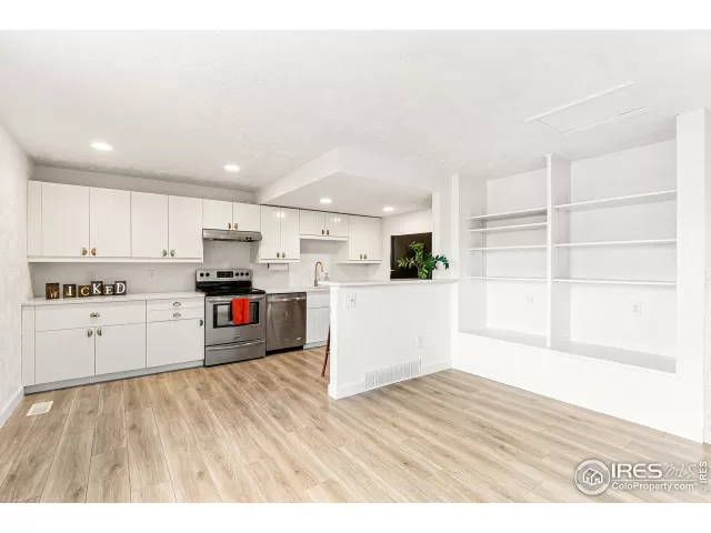 MLS: 927336 Condo For Sale