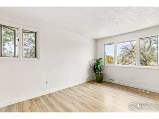 Photo #2: 927336 Listing