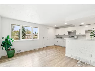 Photo #3: 927336 Listing