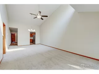 Photo #5: 927490 Listing