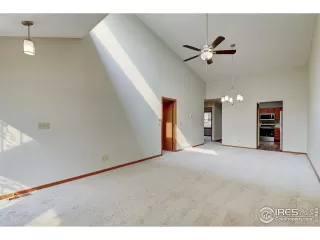 Photo #6: 927490 Listing