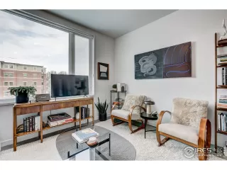 Photo #5: 927572 Listing