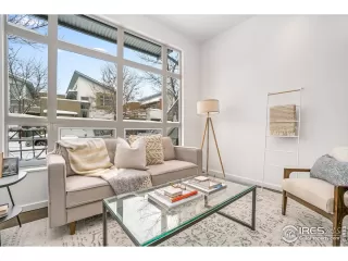 Photo #2: 927645 Listing 