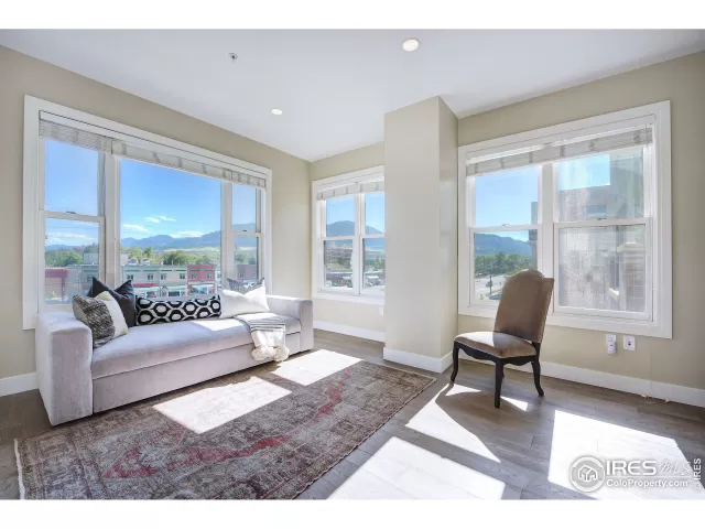 MLS: 927663 Condo For Sale