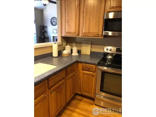 Photo #6: 927750 Listing