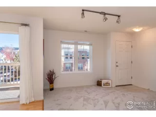 Photo #4: 927794 Listing