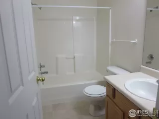 Photo #3: 927921 Listing