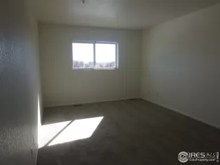 Photo #4: 927921 Listing