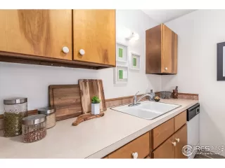 Photo #2: 927935 Listing