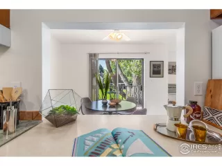 Photo #4: 927935 Listing