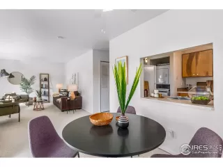 Photo #5: 927935 Listing