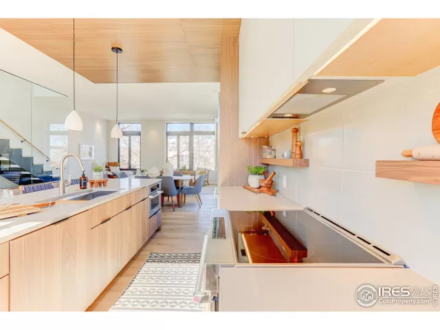 MLS: 928026 Condo For Sale