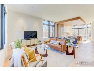 Photo #4: 928026 Listing