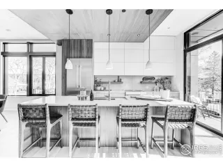 Photo #5: 928026 Listing