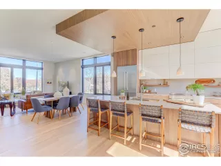 Photo #6: 928026 Listing