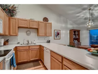 Photo #5: 9280446 Listing