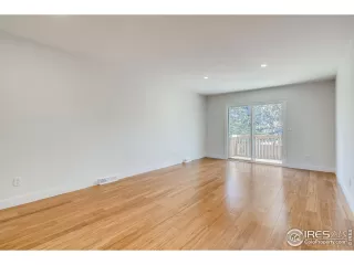 Photo #4: 928084 Listing