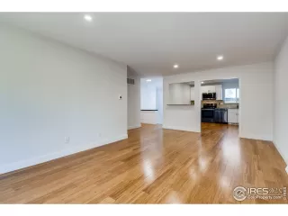 Photo #6: 928084 Listing