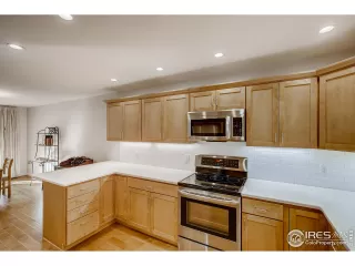 Photo #4: 928089 Listing