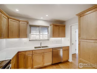 Photo #5: 928089 Listing