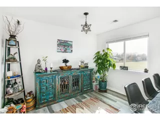 Photo #5: 928181 Listing