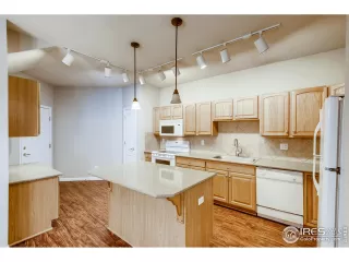 Photo #6: 928197 Listing 