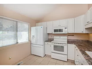 Photo #4: 928202 Listing