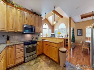 Photo #3: 928240 Listing