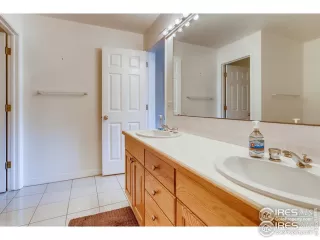 Photo #4: 928294 Listing