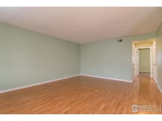 Photo #4: 928309 Listing