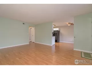 Photo #5: 928309 Listing