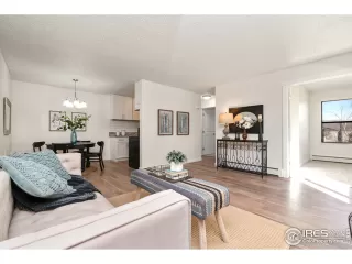 Photo #4: 928352 Listing