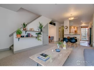 Photo #5: 928361 Listing