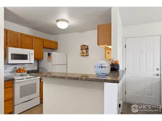 Photo #4: 928379 Listing