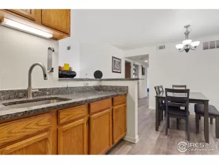 Photo #5: 928379 Listing