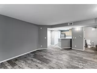 Photo #6: 928409 Listing