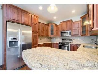 Photo #5: 928536 Listing