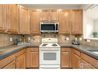 Photo #6: 928563 Listing
