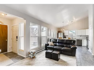 Photo #5: 928718 Listing